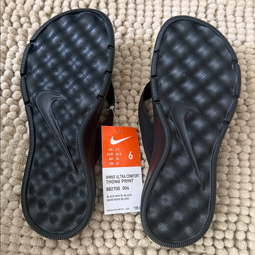Nike Ultra Celso Thong Black and White Patterned Sandals - Picture 3 of 3